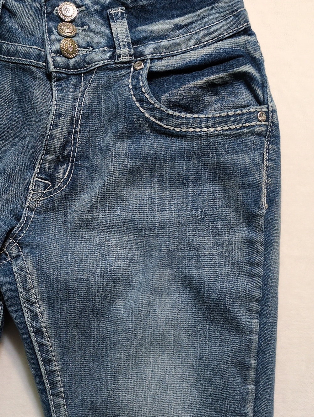 Sky Premium Collection Cross Pocket Rhinestone Bootcut Jeans Size 7/8 - Picture 11 of 16